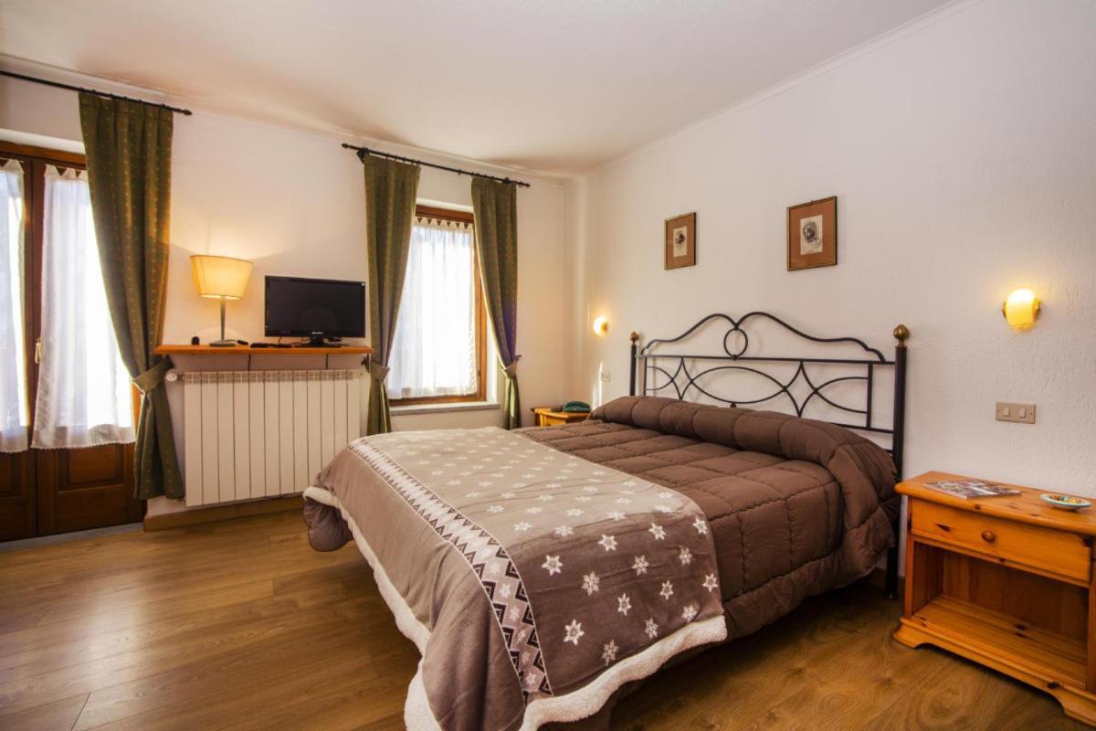 Hotel Chalet Joli Courmayeur Dış mekan fotoğraf